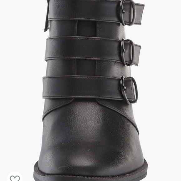 Short Black Boot. New in box - Picture 4 of 7